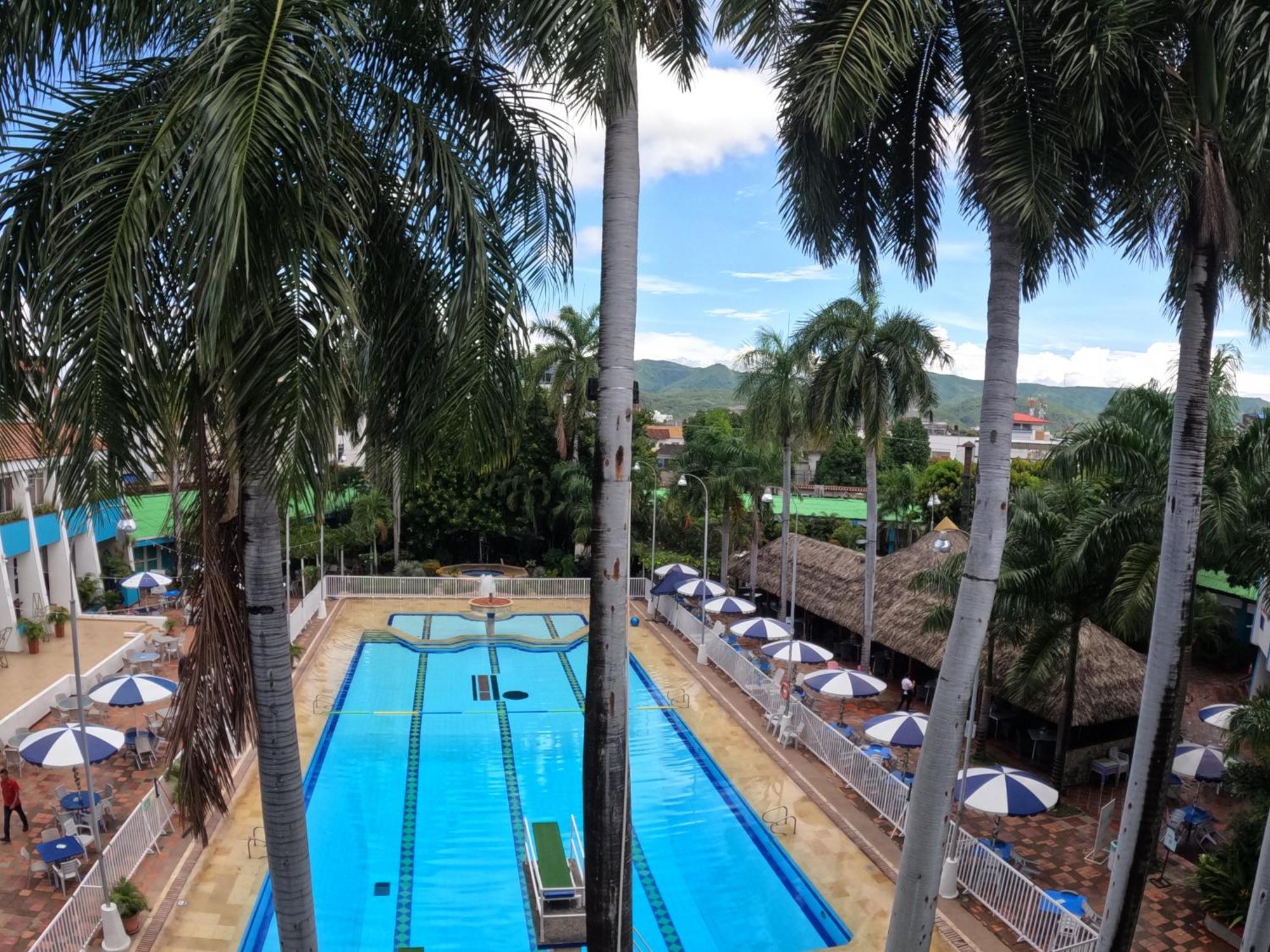 Hotel Bachue Girardot Zewnętrze zdjęcie